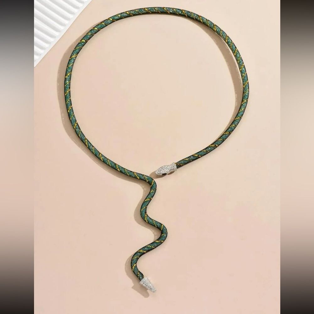 Snake Design Necklace - Picture 3 of 4